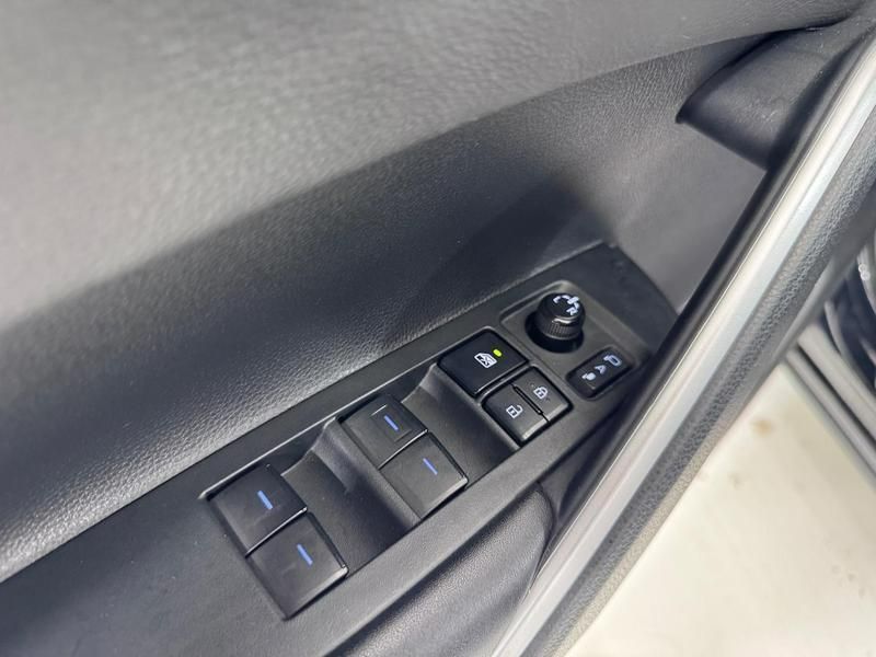 Toyota Corolla Cross Xre 2.0 16v 2023/2024 COVEL VEICULOS ENCANTADO / Carros no Vale