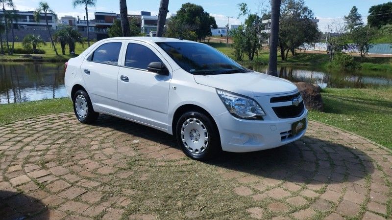 Chevrolet COBALT LS 1.4 2013 GRASSI VEÍCULOS LAJEADO / Carros no Vale Chevrolet COBALT LS 1.4 2013 GRASSI VEÍCULOS LAJEADO / Carros no Vale
