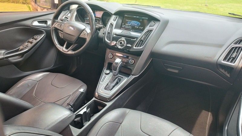 Ford FOCUS TITANIUM 2.0 2016 GRASSI VEÍCULOS LAJEADO / Carros no Vale