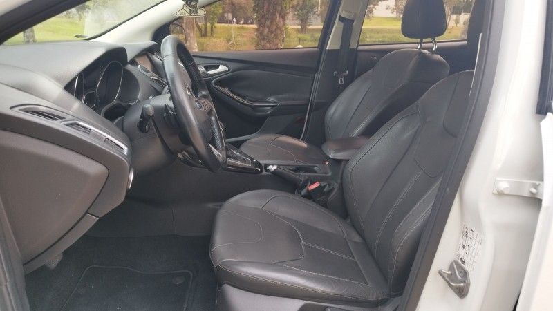Ford FOCUS TITANIUM 2.0 2016 GRASSI VEÍCULOS LAJEADO / Carros no Vale