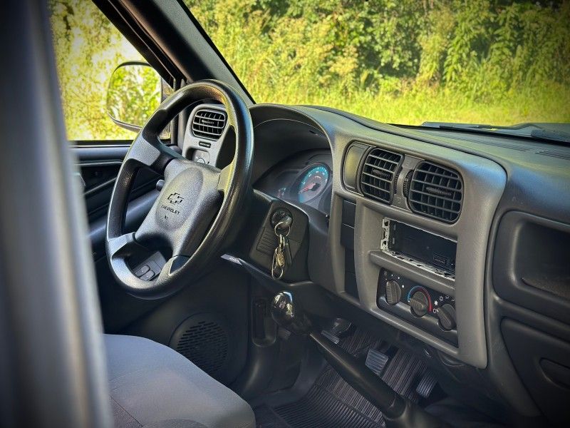Chevrolet S10 ADVANTAGE 2.4 2009 NEUMANN VEÍCULOS ARROIO DO MEIO / Carros no Vale