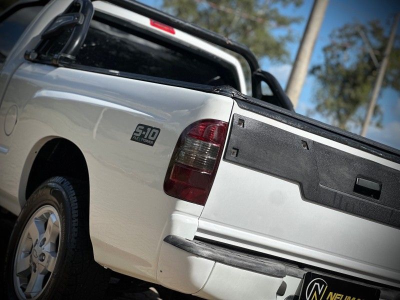 Chevrolet S10 ADVANTAGE 2.4 2009 NEUMANN VEÍCULOS ARROIO DO MEIO / Carros no Vale
