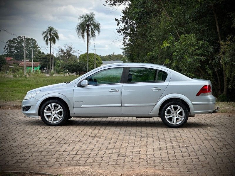 Chevrolet VECTRA ELEGANCE 2.0 2010 NEUMANN VEÍCULOS ARROIO DO MEIO / Carros no Vale