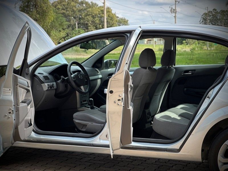 Chevrolet VECTRA ELEGANCE 2.0 2010 NEUMANN VEÍCULOS ARROIO DO MEIO / Carros no Vale