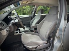 Chevrolet VECTRA ELEGANCE 2.0 2010 NEUMANN VEÍCULOS ARROIO DO MEIO / Carros no Vale