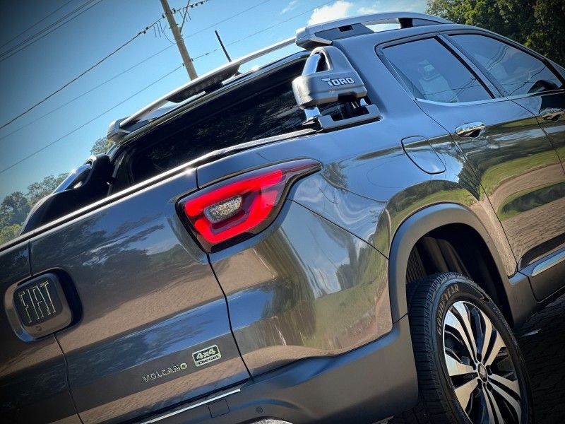 Fiat TORO VOLCANO 2.0 2022 NEUMANN VEÍCULOS ARROIO DO MEIO / Carros no Vale