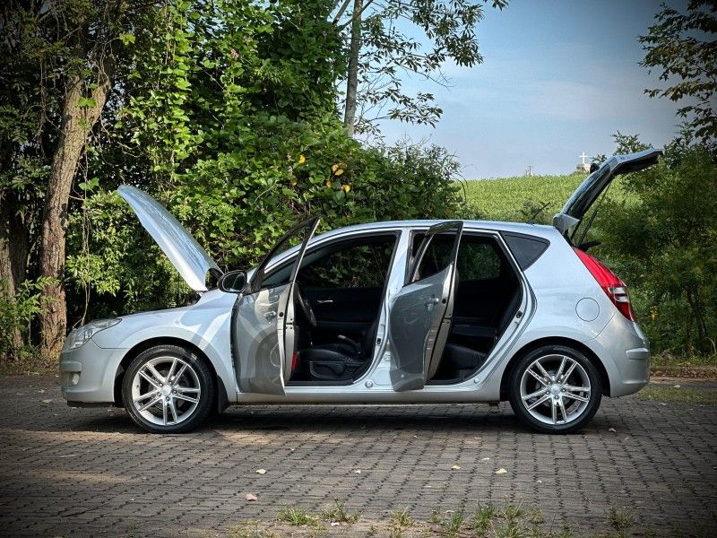 Hyundai I30 2.0 2010 NEUMANN VEÍCULOS ARROIO DO MEIO / Carros no Vale