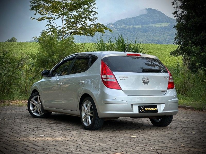 Hyundai I30 2.0 2010 NEUMANN VEÍCULOS ARROIO DO MEIO / Carros no Vale