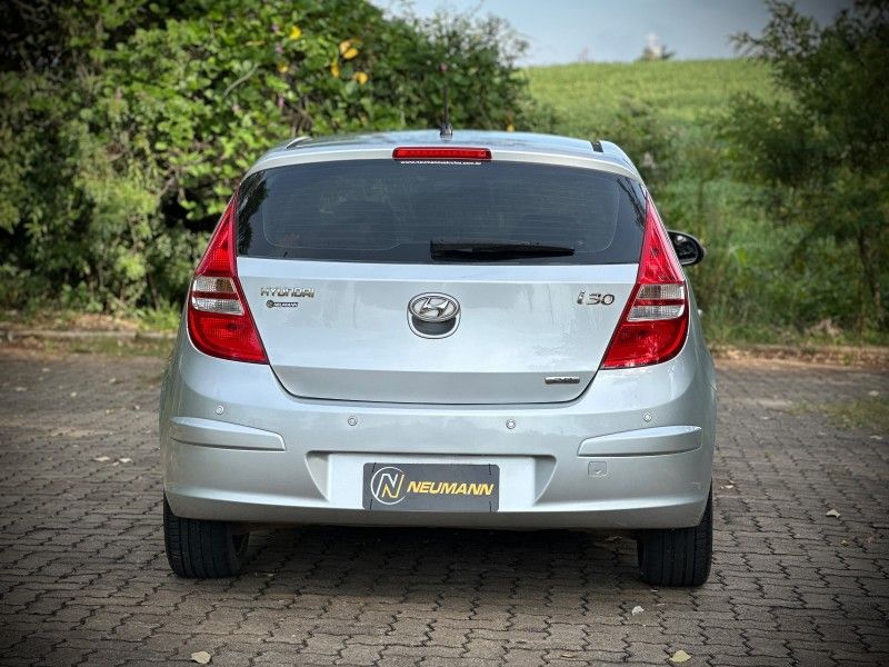 Hyundai I30 2.0 2010 NEUMANN VEÍCULOS ARROIO DO MEIO / Carros no Vale
