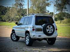 Mitsubishi PAJERO TR4 2.0 2009 NEUMANN VEÍCULOS ARROIO DO MEIO / Carros no Vale