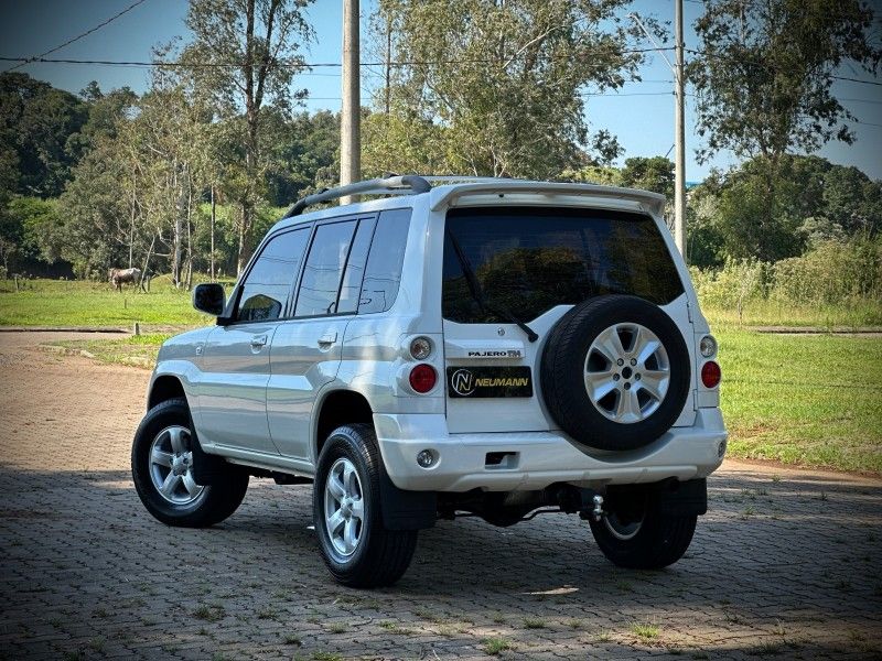Mitsubishi PAJERO TR4 2.0 2009 NEUMANN VEÍCULOS ARROIO DO MEIO / Carros no Vale