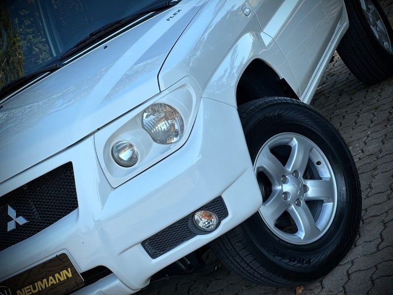 Mitsubishi PAJERO TR4 2.0 2009 NEUMANN VEÍCULOS ARROIO DO MEIO / Carros no Vale