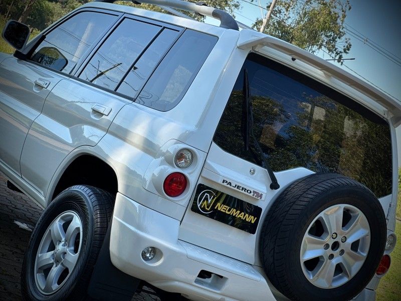 Mitsubishi PAJERO TR4 2.0 2009 NEUMANN VEÍCULOS ARROIO DO MEIO / Carros no Vale