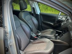 Peugeot 2008 GRIFFE 1.6 2017 NEUMANN VEÍCULOS ARROIO DO MEIO / Carros no Vale