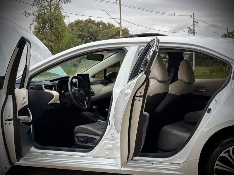 Toyota COROLLA ALTIS 2.0 2023 NEUMANN VEÍCULOS ARROIO DO MEIO / Carros no Vale