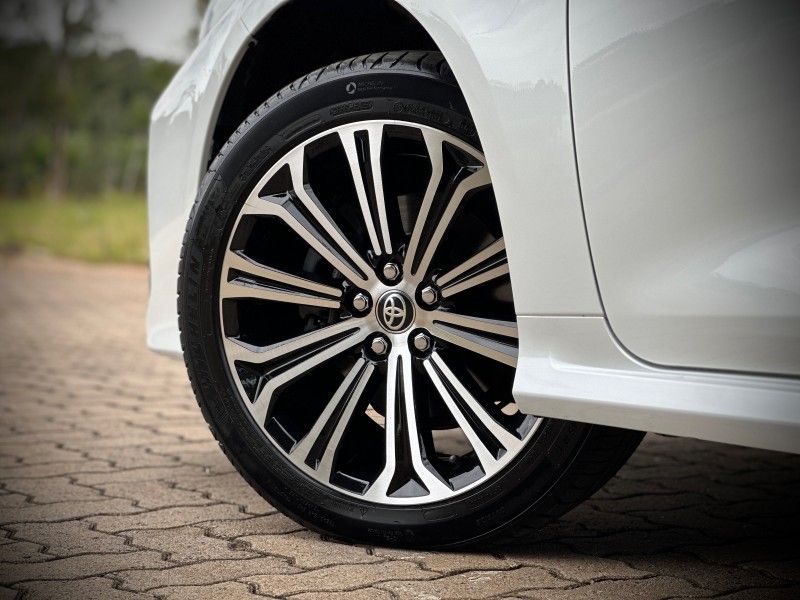 Toyota COROLLA ALTIS 2.0 2023 NEUMANN VEÍCULOS ARROIO DO MEIO / Carros no Vale