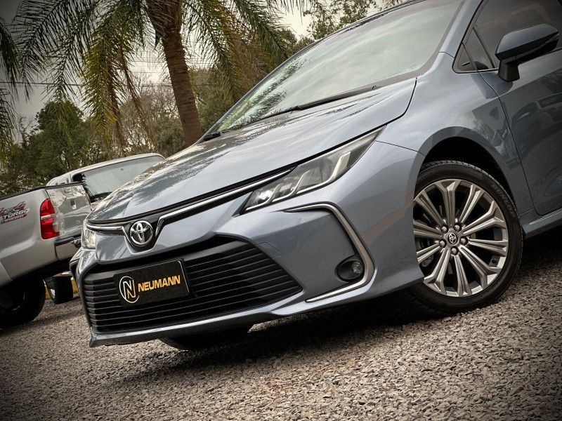 Toyota COROLLA XEi 2.0 2020 NEUMANN VEÍCULOS ARROIO DO MEIO / Carros no Vale