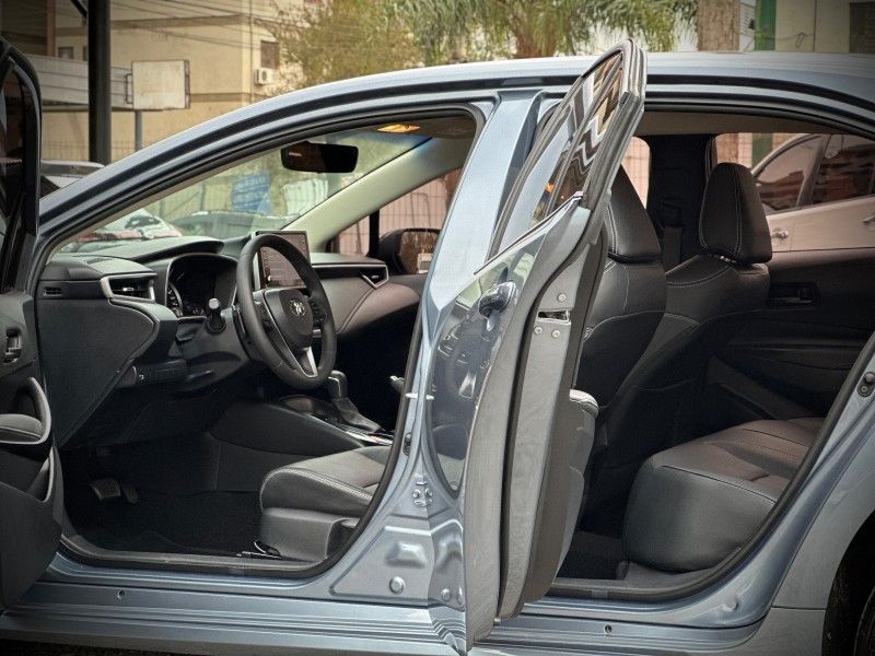 Toyota COROLLA XEi 2.0 2020 NEUMANN VEÍCULOS ARROIO DO MEIO / Carros no Vale