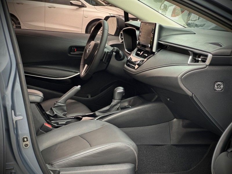 Toyota COROLLA XEi 2.0 2020 NEUMANN VEÍCULOS ARROIO DO MEIO / Carros no Vale