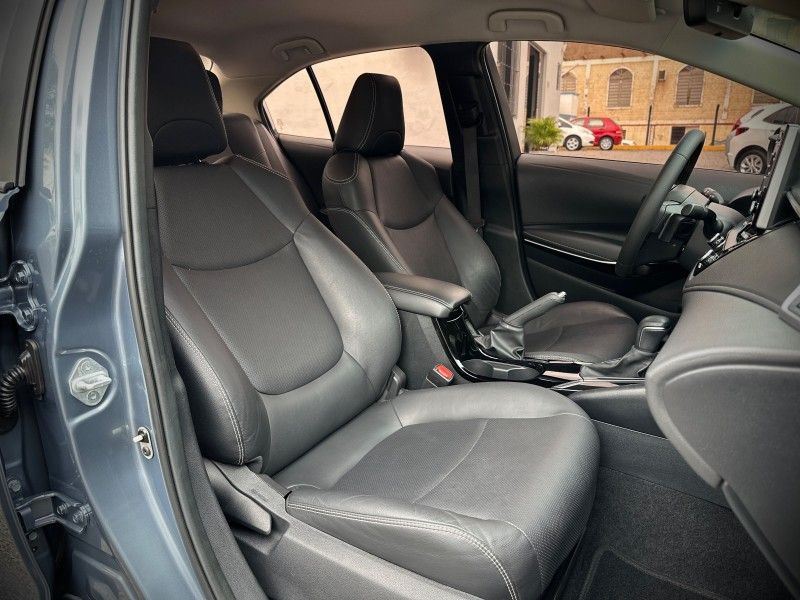 Toyota COROLLA XEi 2.0 2020 NEUMANN VEÍCULOS ARROIO DO MEIO / Carros no Vale