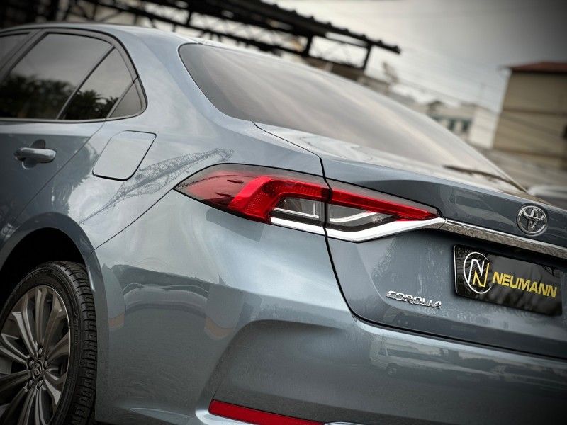 Toyota COROLLA XEi 2.0 2020 NEUMANN VEÍCULOS ARROIO DO MEIO / Carros no Vale