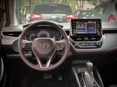 Toyota COROLLA XEi 2.0 2020 NEUMANN VEÍCULOS ARROIO DO MEIO / Carros no Vale