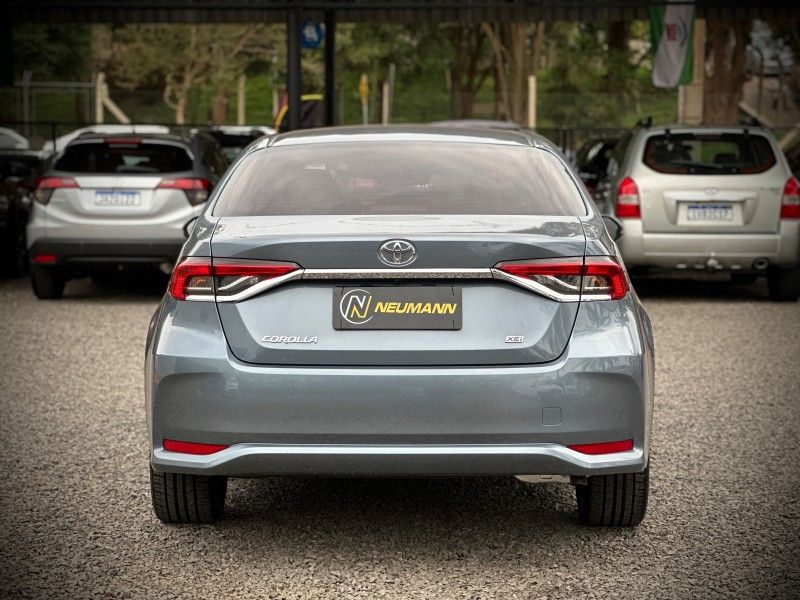 Toyota COROLLA XEi 2.0 2020 NEUMANN VEÍCULOS ARROIO DO MEIO / Carros no Vale