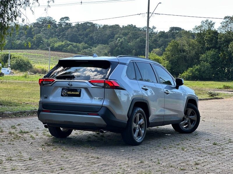 Toyota RAV 2.5 S HYBRID CONNECT 4X4 2019 NEUMANN VEÍCULOS ARROIO DO MEIO / Carros no Vale