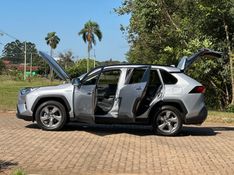 Toyota RAV 2.5 S HYBRID CONNECT 4X4 2019 NEUMANN VEÍCULOS ARROIO DO MEIO / Carros no Vale