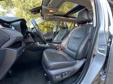 Toyota RAV 2.5 S HYBRID CONNECT 4X4 2019 NEUMANN VEÍCULOS ARROIO DO MEIO / Carros no Vale