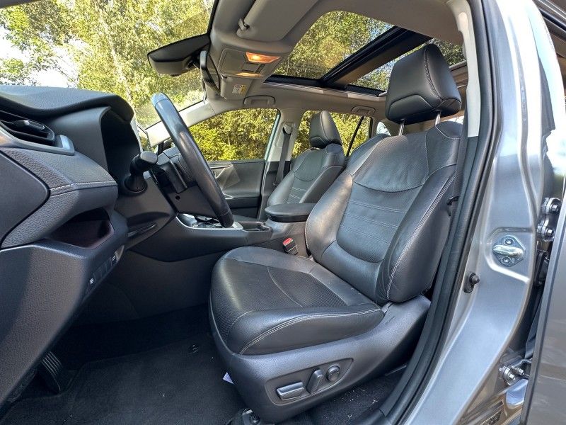 Toyota RAV 2.5 S HYBRID CONNECT 4X4 2019 NEUMANN VEÍCULOS ARROIO DO MEIO / Carros no Vale