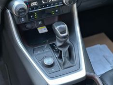 Toyota RAV 2.5 S HYBRID CONNECT 4X4 2019 NEUMANN VEÍCULOS ARROIO DO MEIO / Carros no Vale