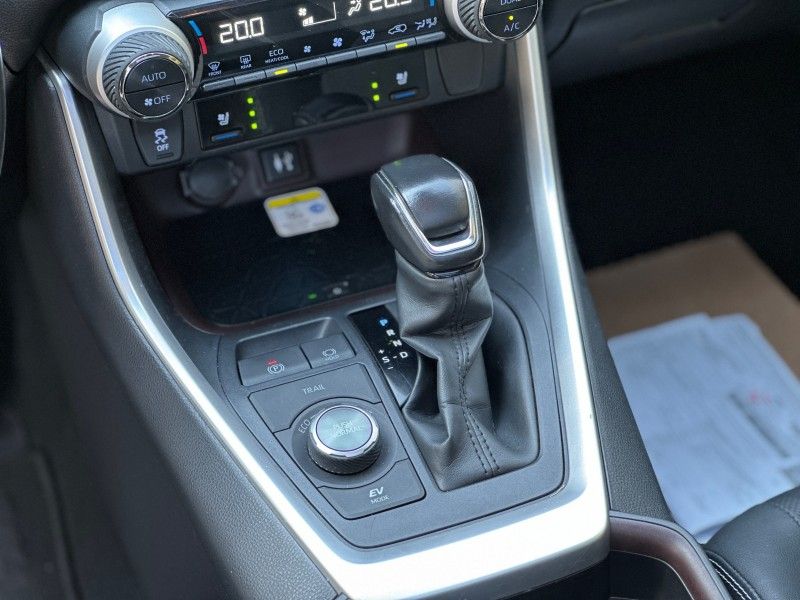 Toyota RAV 2.5 S HYBRID CONNECT 4X4 2019 NEUMANN VEÍCULOS ARROIO DO MEIO / Carros no Vale