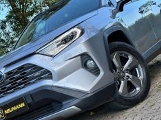 Toyota RAV 2.5 S HYBRID CONNECT 4X4 2019 NEUMANN VEÍCULOS ARROIO DO MEIO / Carros no Vale