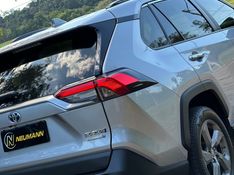 Toyota RAV 2.5 S HYBRID CONNECT 4X4 2019 NEUMANN VEÍCULOS ARROIO DO MEIO / Carros no Vale