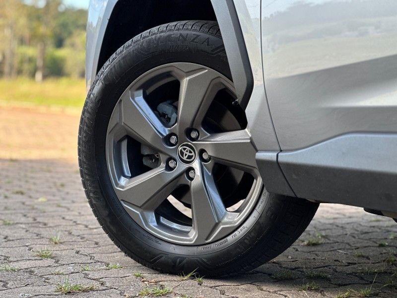 Toyota RAV 2.5 S HYBRID CONNECT 4X4 2019 NEUMANN VEÍCULOS ARROIO DO MEIO / Carros no Vale