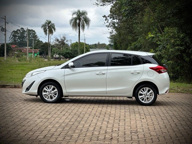 Toyota YARIS XL PLUS TECH 1.3 CVT 2019 NEUMANN VEÍCULOS ARROIO DO MEIO / Carros no Vale