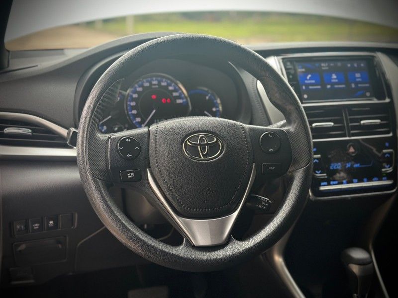 Toyota YARIS XL PLUS TECH 1.3 CVT 2019 NEUMANN VEÍCULOS ARROIO DO MEIO / Carros no Vale