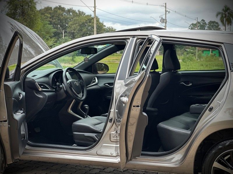 Toyota YARIS XLS CONNECT 1.5 2020 NEUMANN VEÍCULOS ARROIO DO MEIO / Carros no Vale