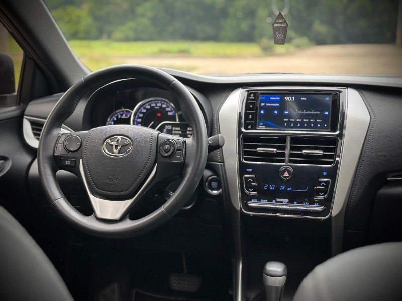 Toyota YARIS XLS CONNECT 1.5 2020 NEUMANN VEÍCULOS ARROIO DO MEIO / Carros no Vale