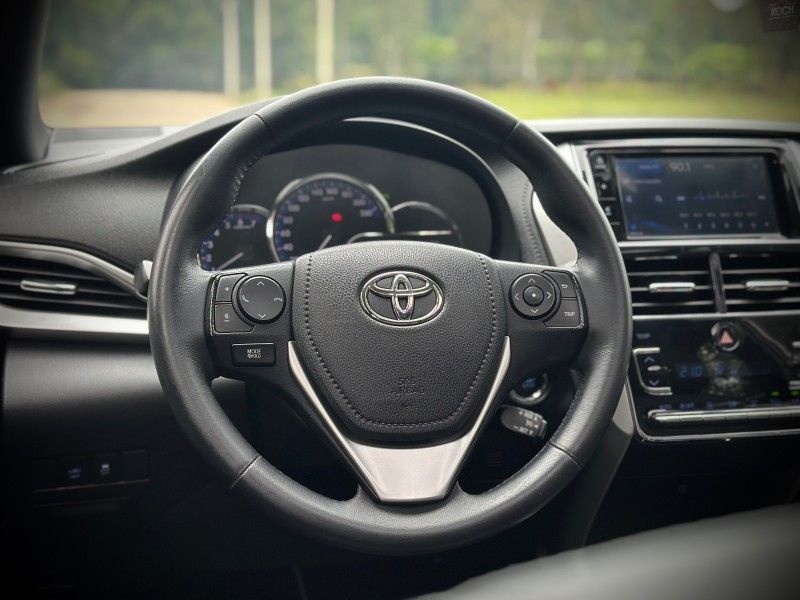 Toyota YARIS XLS CONNECT 1.5 2020 NEUMANN VEÍCULOS ARROIO DO MEIO / Carros no Vale