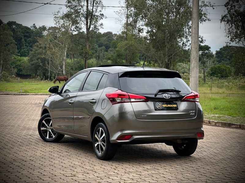 Toyota YARIS XLS CONNECT 1.5 2020 NEUMANN VEÍCULOS ARROIO DO MEIO / Carros no Vale
