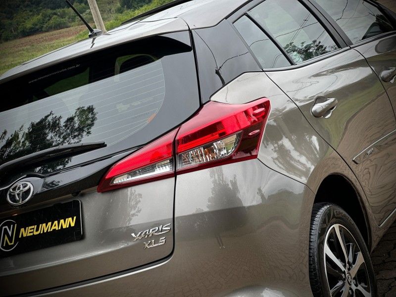 Toyota YARIS XLS CONNECT 1.5 2020 NEUMANN VEÍCULOS ARROIO DO MEIO / Carros no Vale