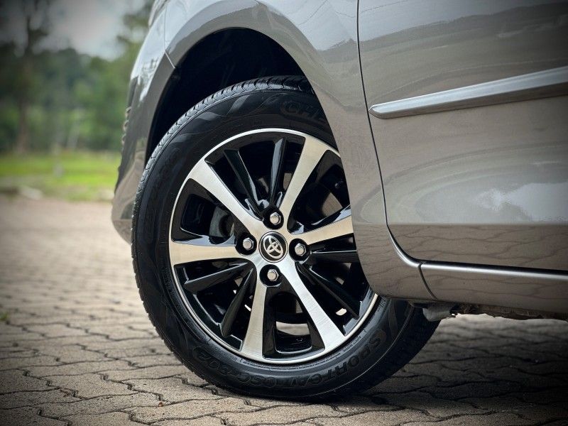 Toyota YARIS XLS CONNECT 1.5 2020 NEUMANN VEÍCULOS ARROIO DO MEIO / Carros no Vale