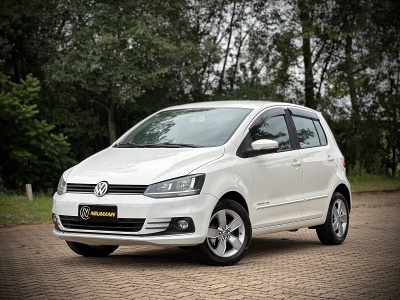 Volkswagen FOX COMFORTLINE 1.0 2017 NEUMANN VEÍCULOS ARROIO DO MEIO / Carros no Vale