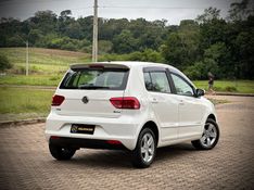 Volkswagen FOX COMFORTLINE 1.0 2017 NEUMANN VEÍCULOS ARROIO DO MEIO / Carros no Vale