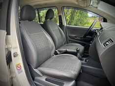 Volkswagen FOX COMFORTLINE 1.0 2017 NEUMANN VEÍCULOS ARROIO DO MEIO / Carros no Vale