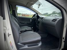 Volkswagen FOX COMFORTLINE 1.0 2017 NEUMANN VEÍCULOS ARROIO DO MEIO / Carros no Vale