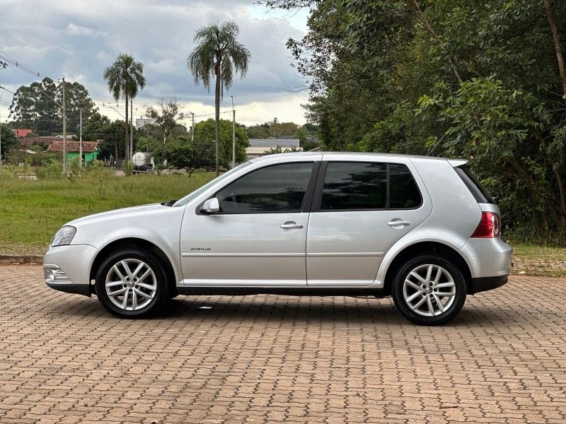 Volkswagen GOLF SPORTLINE 1.6 2010 NEUMANN VEÍCULOS ARROIO DO MEIO / Carros no Vale