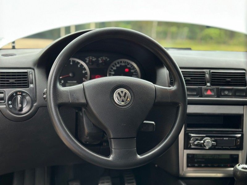 Volkswagen GOLF SPORTLINE 1.6 2010 NEUMANN VEÍCULOS ARROIO DO MEIO / Carros no Vale